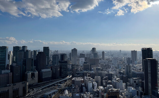 梅田スカイビル屋上からは大阪を一望する景色が！